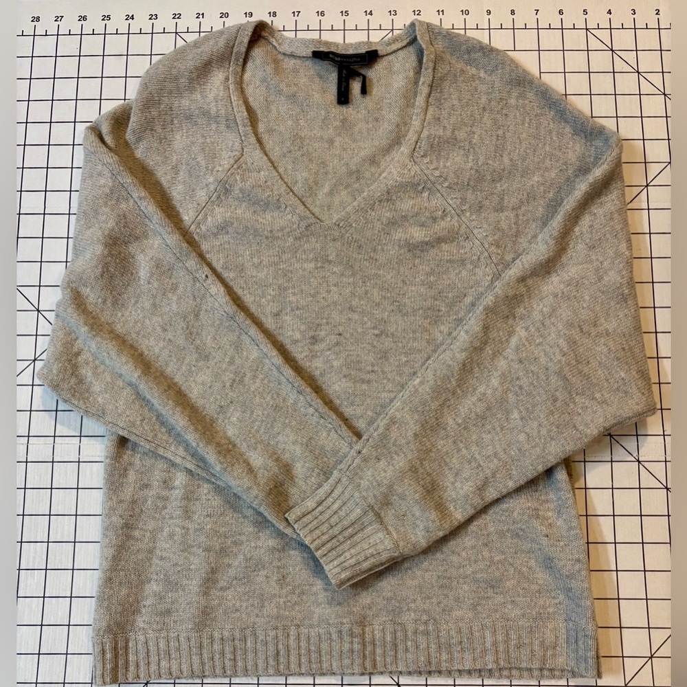 BCBGMaxazria‎ Women’s Small Grey Wool Sweater